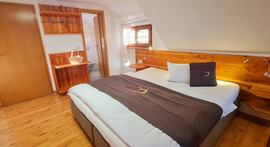 Ferienwohnung für 2 Personen, mit Balkon und Terrasse sowie Garten und Ausblick in Fröhnd - 2