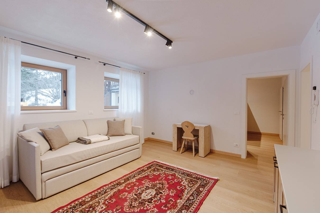 Entire apartment, 'Borésc' Apartment with Mountain Views, Shared Terrace, and Wi-Fi in Livinallongo del Col di Lana, Dolomiti Superski