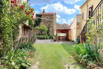 Gîte pour 2 personnes, avec jardin et terrasse dans Chadeleuf
