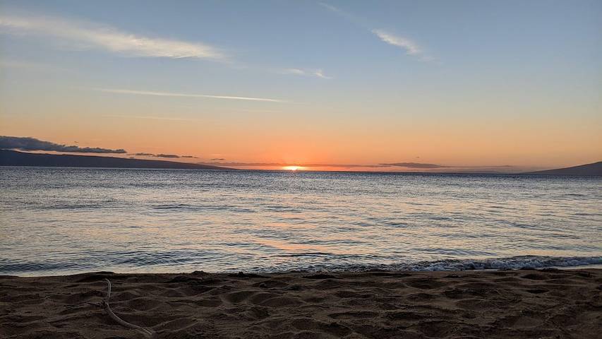Vacation house for 4 people, with pool and yard as well as hot tub on Maui