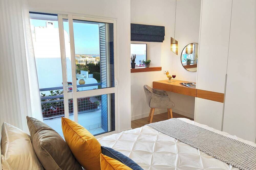 Apartamento inteiro, Charming Algarve Townhouse w/Terraces, Pool &View in Albufeira, Distrito de Faro