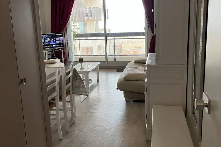 Appartamento intero, T2 vista mare. La Rochelle quelle piccole. Vicino al porto Famiglia. Balcone. in La Rochelle, La Rochelle e dintorni