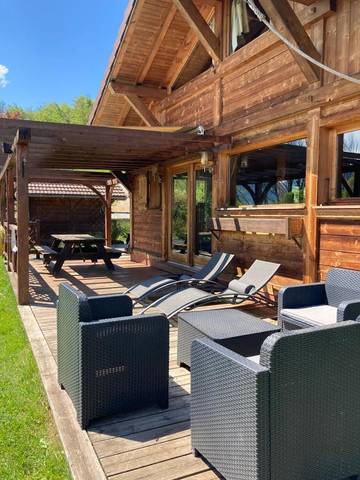 Maison de campagne pour 4 personnes, avec vue ainsi que jardin et terrasse à Châtillon-sur-Cluses