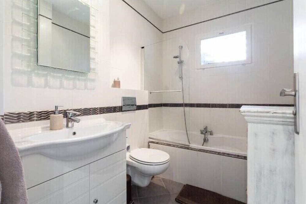 Appartement entier, 3 pièces de 80 m2 sans vis à vis dans petite résidence  bon standing au calme. in Vence, Côte méditerranéenne (France)