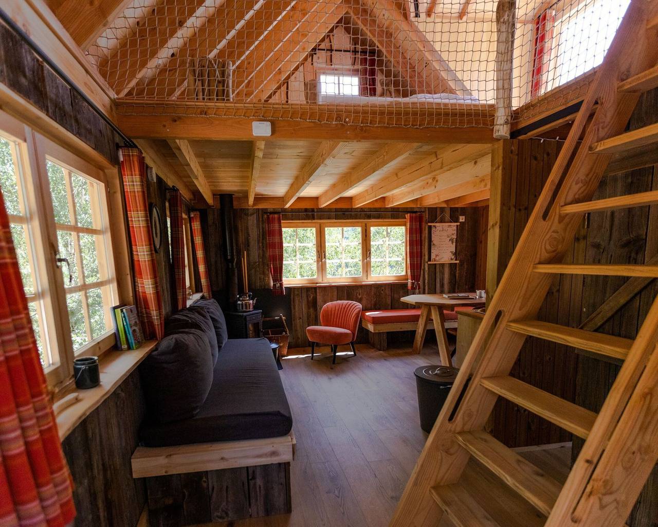 Recreatiedomein Warredal — Tree House 1 met hottub in Maaseik, Hoge Kempen
