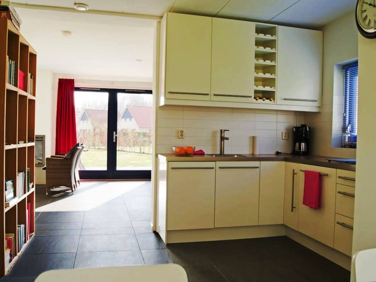Chalet in Bergumermeer am Yachthafen in Nationalpark De Alde Feanen