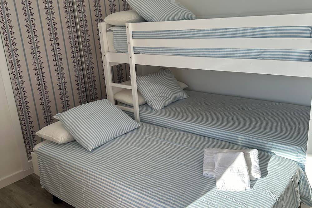 Hel leilighet, Casa Bartolo Beach apartment, completely renovated, swimming pool and tennis court. in La Manga del Mar Menor, Mar Menor