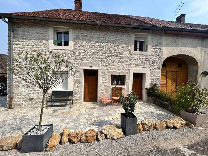 Location de vacances pour 10 personnes, avec jardin et vue à Châtillon (Jura) - 2