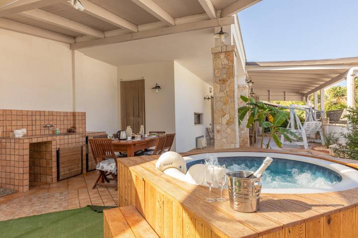 Villa für 6 Personen, mit Whirlpool und Balkon/Terrasse, mit Haustier in Apulien - 2