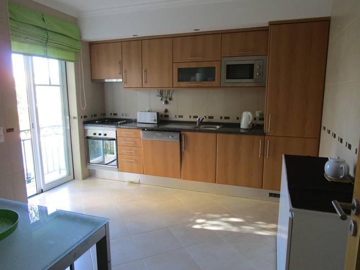 Gîte pour 4 personnes, avec terrasse ainsi que jardin et piscine, adapté aux familles à Ferragudo - 4