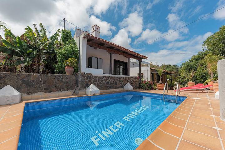 Chalet para 2 personas, con piscina además de terraza y jardín en San Cristóbal de La Laguna