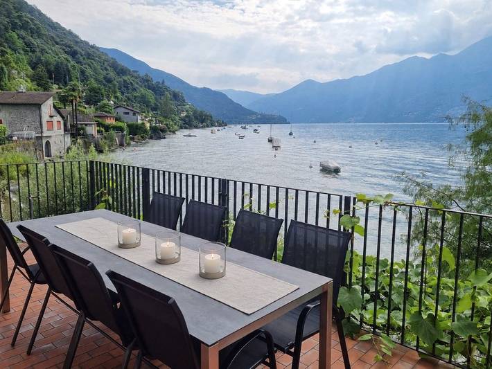 Ferienwohnung für 4 Personen, mit Balkon und Seeblick