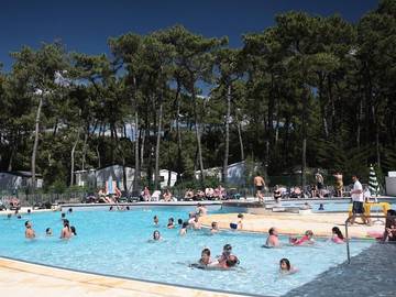 Mobil home pour 4 personnes, avec bassin pour enfant dans Sion-sur-l'Océan