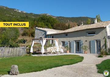 Gîte pour 2 personnes, avec jardin ainsi que piscine et jacuzzi dans la Drôme