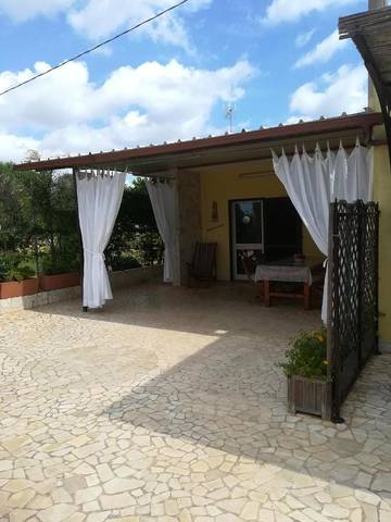 Location de vacances pour 4 personnes, avec jardin et vue à Corsano