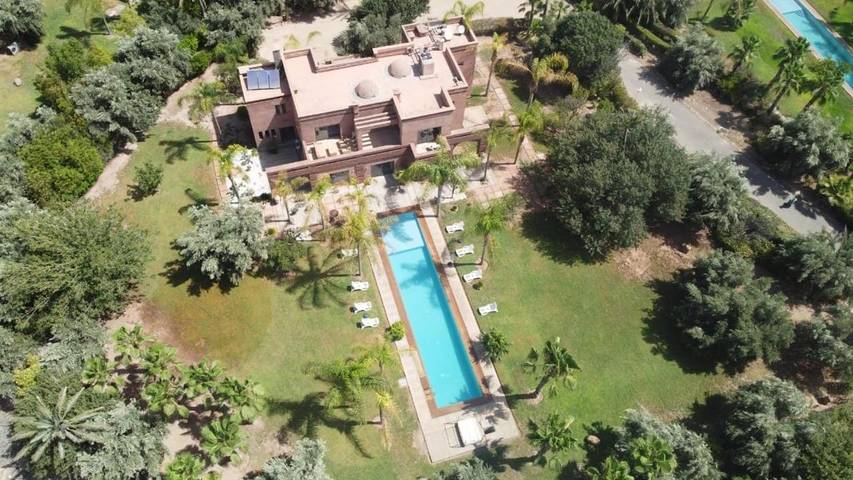 Villa pour 6 personnes, avec piscine et bassin pour enfant ainsi que vue et jardin à Marrakech
