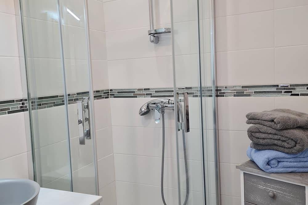 Entire apartment, Les Pieds Dans L'Eau - direct access to the sea in Saint-Aubin-sur-Mer (Calvados), Caen region