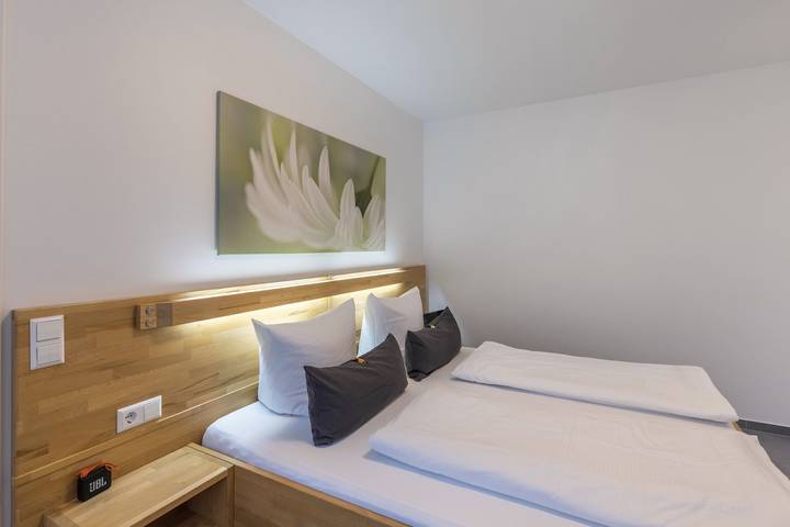 Geheel appartement, Appartement "Korn" met gedeelde tuin & Wi-Fi in Albstadt, Neckar-Alb