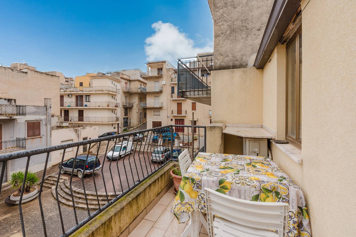 Entire apartment, Apartment 'House In Calatafimi Segesta' with Private Terrace, Wi-Fi and Air Conditioning in Calatafimi Segesta, Trapani Province