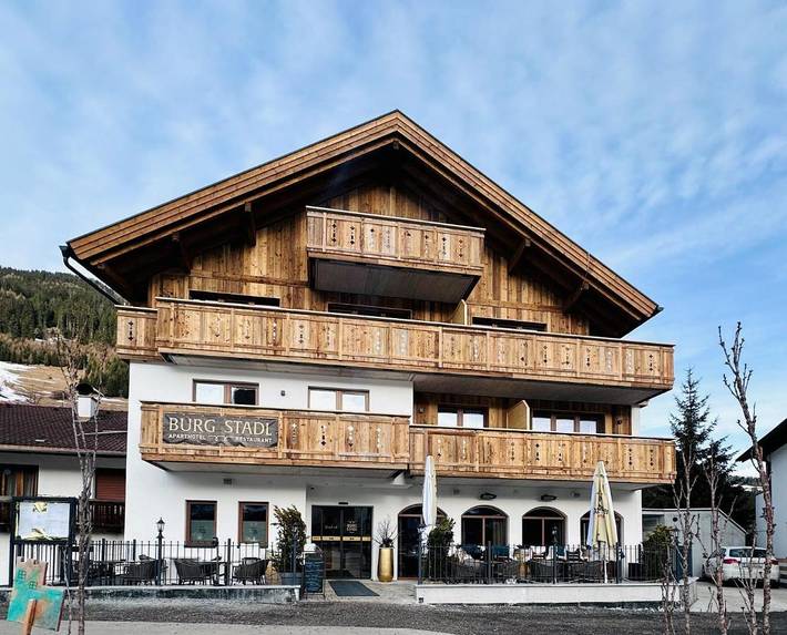 Ferienwohnung für 2 Personen, mit Balkon und Terrasse sowie Pool und Sauna in Ladis