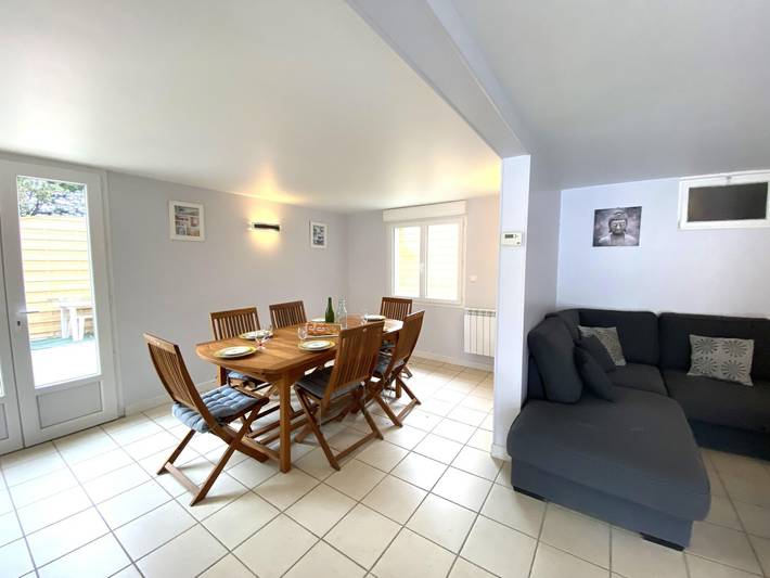 Holiday Home in Kairon near the Beach in Saint-Pair-sur-Mer, Côte de la Déroute