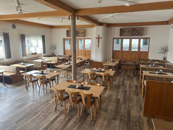 Gasthaus & Metzgerei Besenhardt - Doppelzimmer in Wackersdorf, Ostbayern
