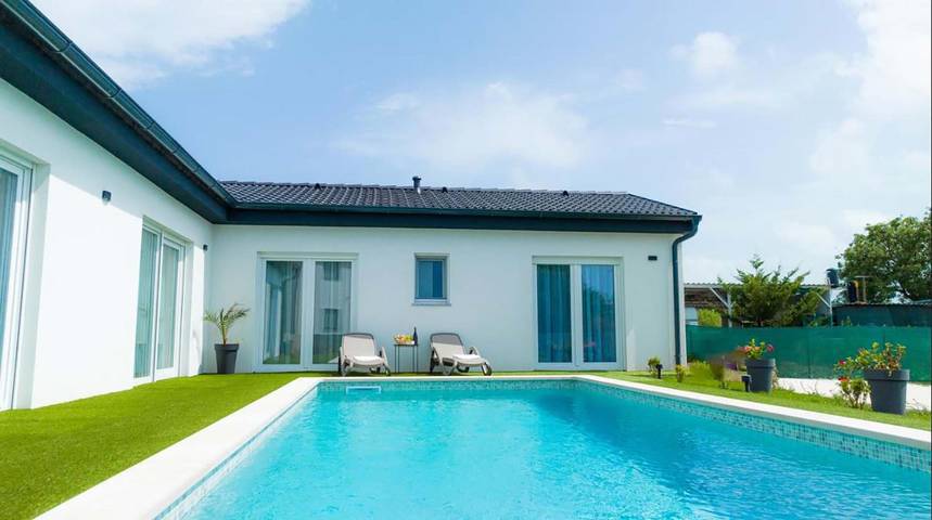Villa für 6 Personen, mit Pool und Garten - 1