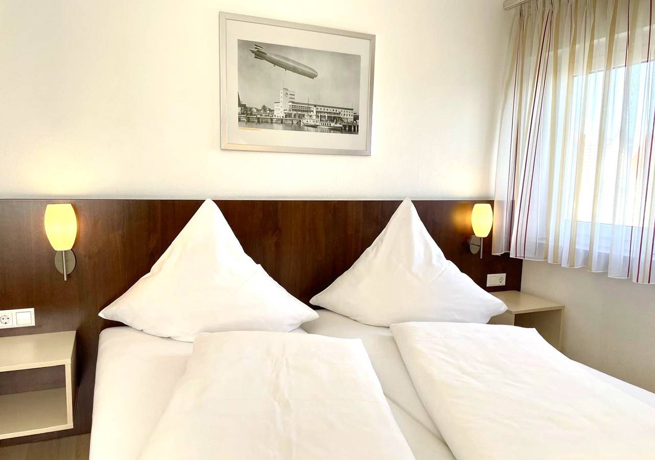 Ganze Wohnung, Ferienwohnung 'Friedrichshafen' mit Gemeinschaftsgarten, Balkon und Wi-Fi in Friedrichshafen, Region Bodensee-Oberschwaben