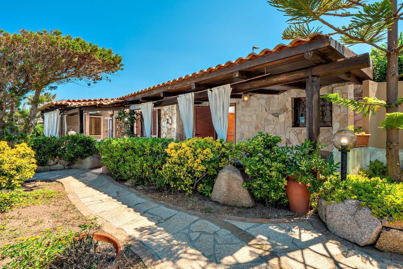 Villa de encanto con vistas al mar, Wi-Fi, jardín y terraza in Baia Santa Reparata, Santa Teresa Gallura (Municipality)