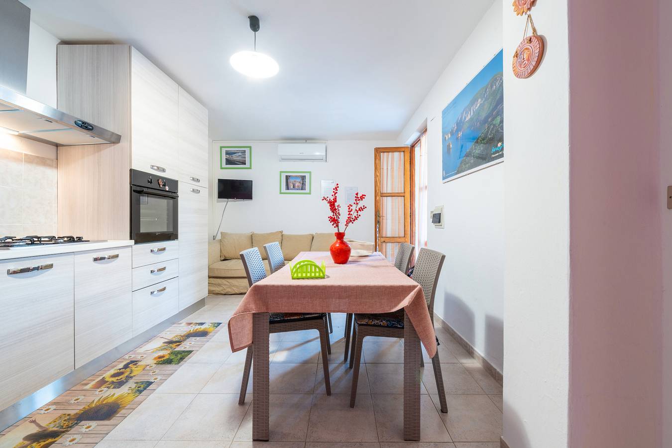 Appartamento intero, Appartamento 'Nonna Tere' con giardino privato e aria condizionata in San Giovanni Suergiu, Provincia di Carbonia-Iglesias