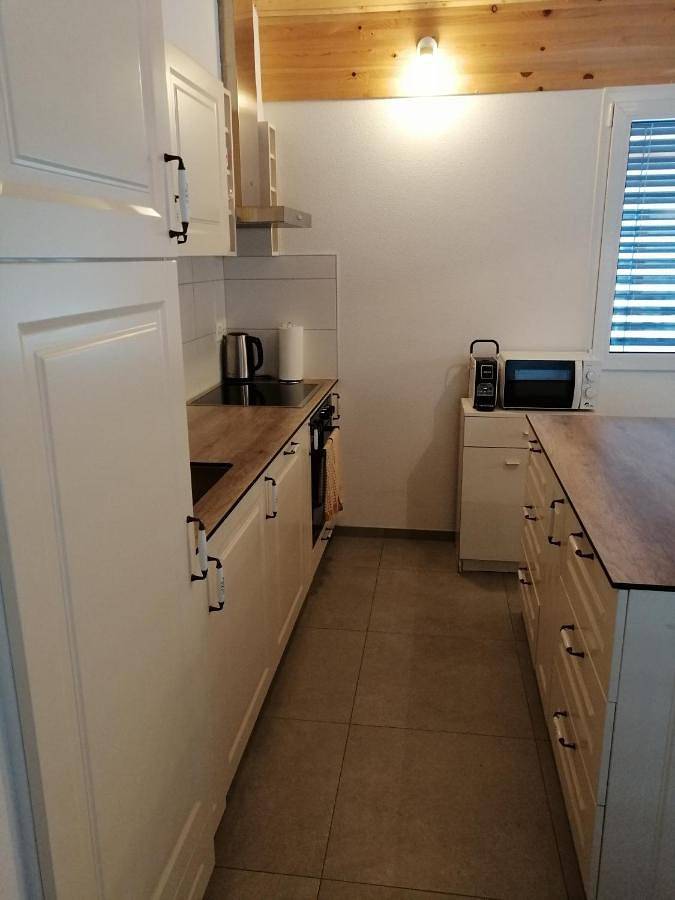 Gîte pour 4 personnes, avec vue ainsi que piscine et balcon à Châtel-Saint-Denis - 2