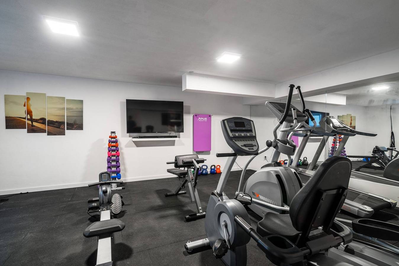 Luxury Beachfront Villa Ciovo Joy 3 with Pool, Gym in Slatine, Čiovo