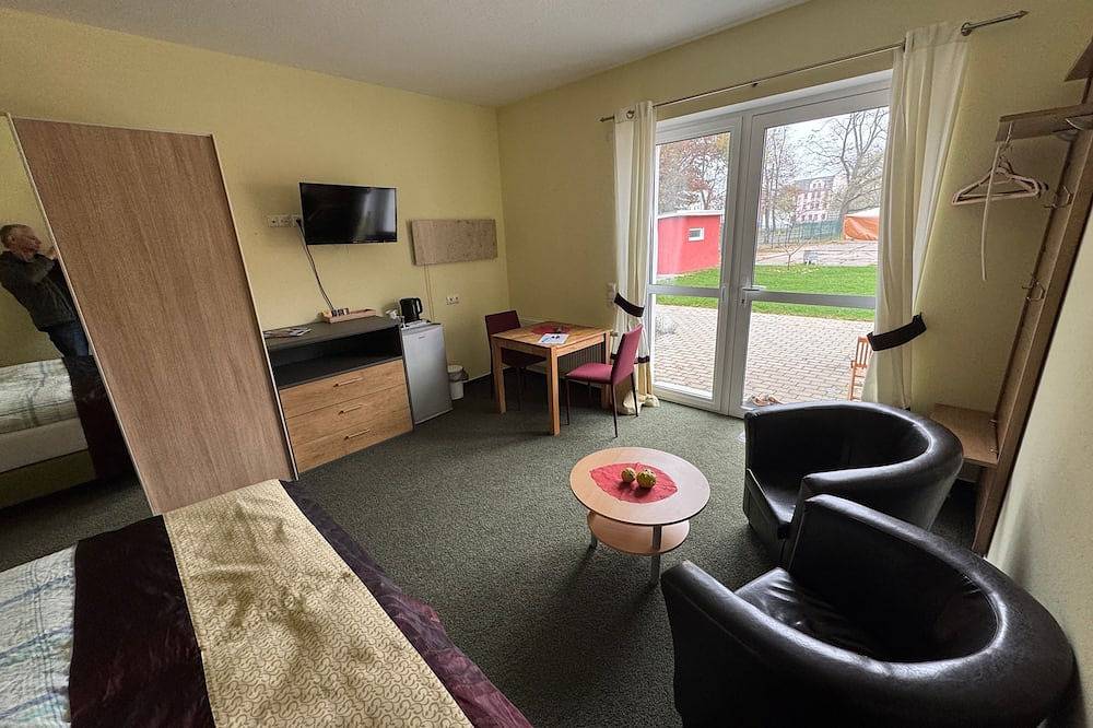 Double room 6 - Bed & Breakfast am Waldgürtel in Forst (Lausitz), Lausitz