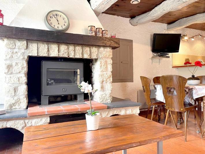 Location de vacances pour 6 personnes, avec jardin et piscine à La Roche-sur-le-Buis