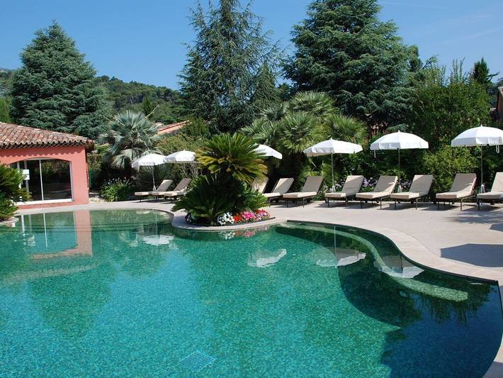 Location de vacances pour 6 personnes, avec jardin et jacuzzi ainsi que piscine et sauna à Carros - 2