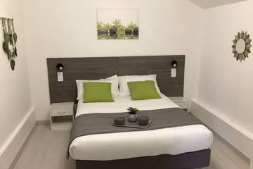 Holiday Rental for 8 People in Lourdes, Hautes-Pyrénées, Photo 2
