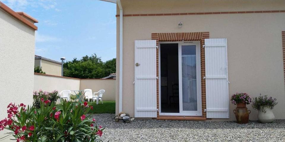 Location de vacances pour 2 personnes, avec jardin à La Salvetat-Saint-Gilles - 2