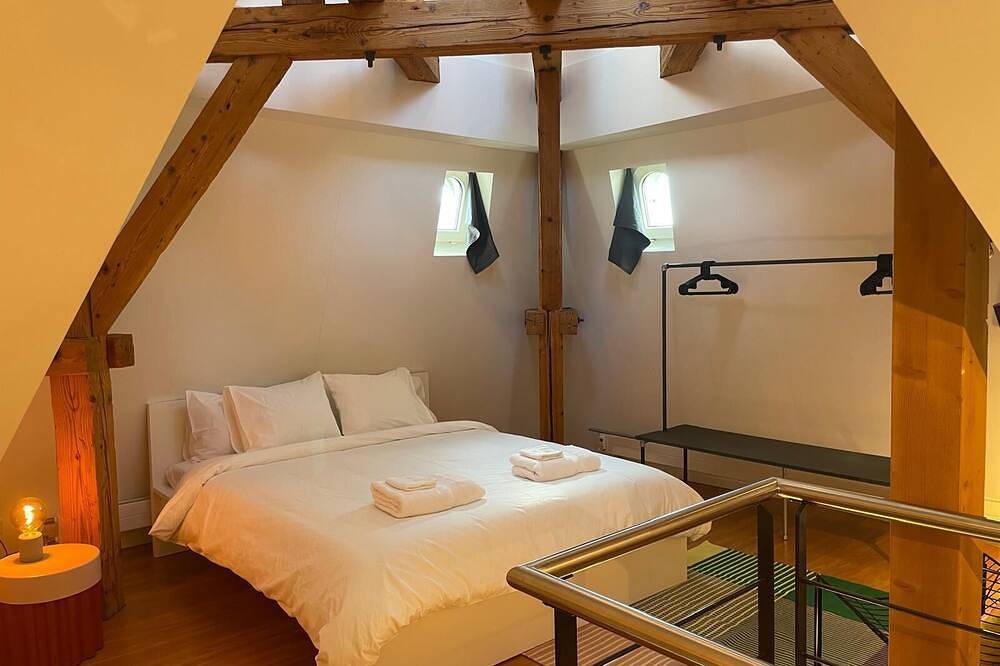 Entire apartment, Reliving – Historic Loft Duplex in the City Center in Lucerne, Lake Lucerne