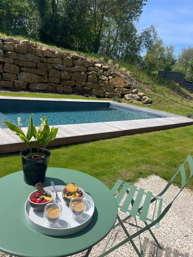 Apartamento de vacaciones para 2 personas, con terraza además de jardín y piscina - 1