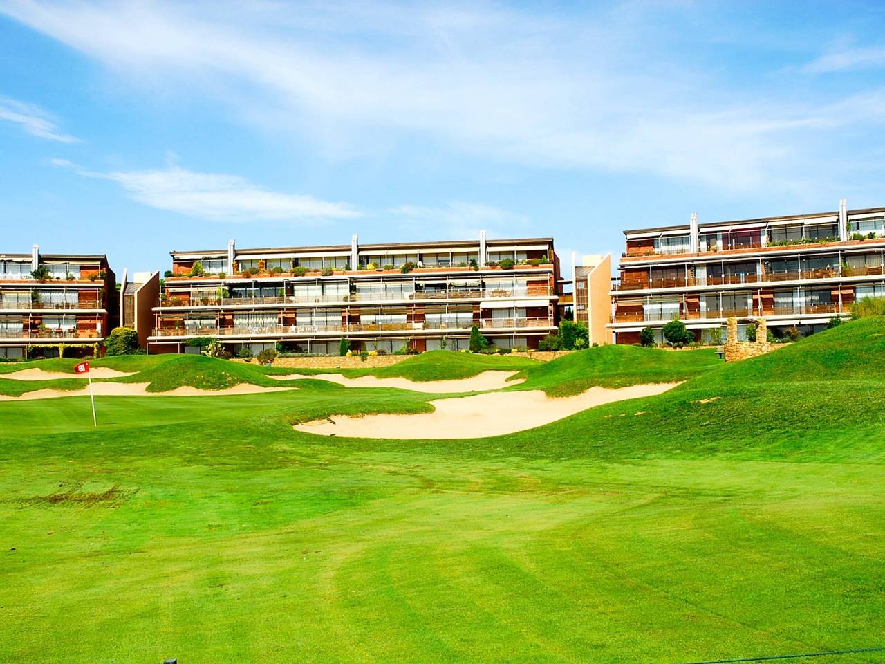 Studio entier, Studio élégant près du golf avec piscine commune, terrasse, climatisation in Gualta, Costa Brava