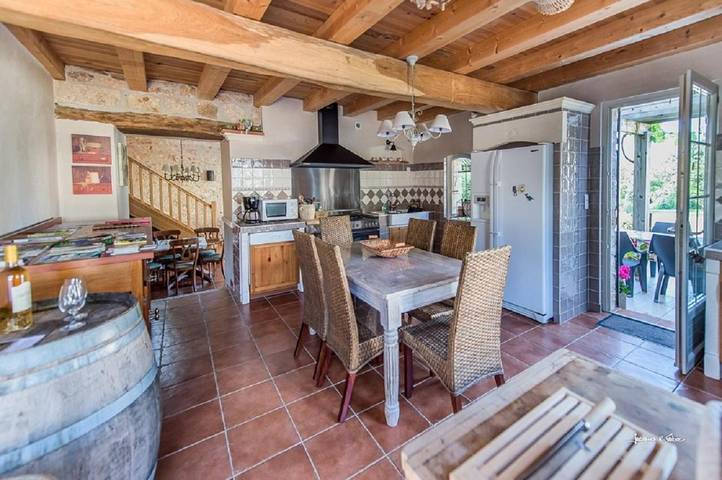 Location de vacances pour 4 personnes, avec jardin ainsi que vue et piscine à Fauch - 4