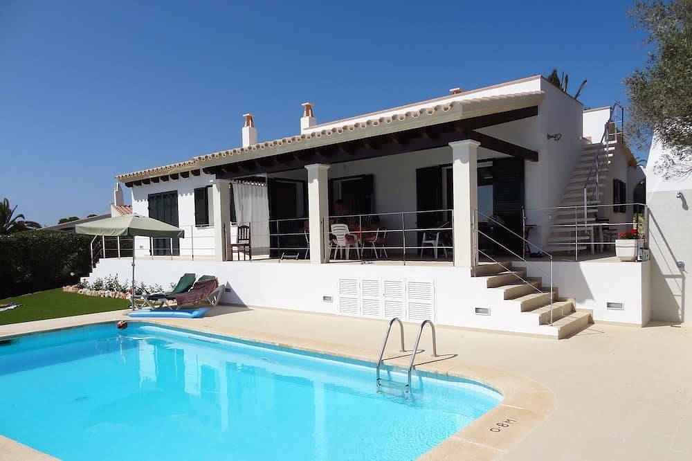 Summerhouse with Sea Views walking distance to the beach in Binibeca, Sant Lluís