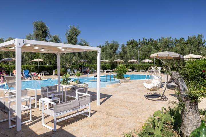 Agriturismo con piscina per 6 persone, con Idromassaggio e Terrazza nonché Giardino e Piscina per bambini in Gargano