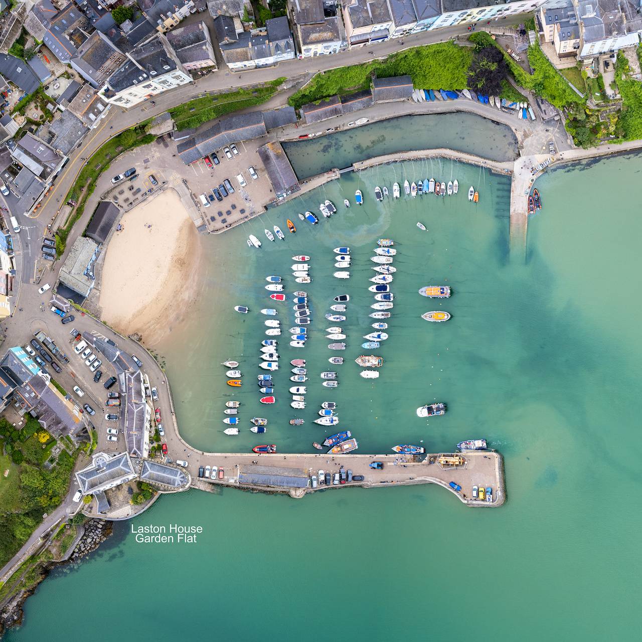 Ganze Wohnung, Ferienwohnung für 6 Personen mit Terrasse in Pembrokeshire