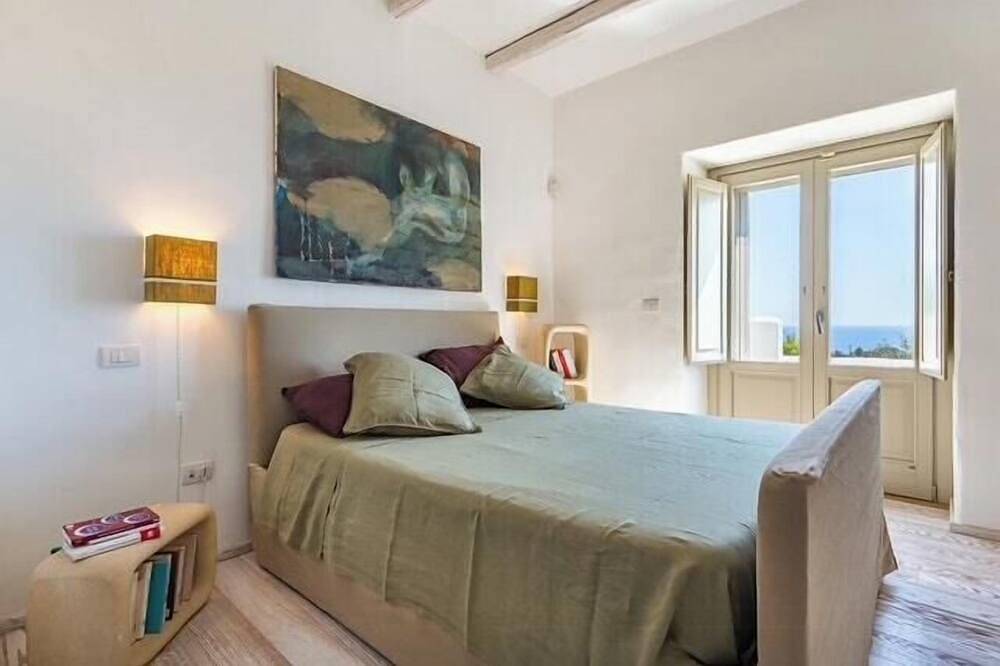 Moderne Villa inmitten jahrhundertealter Olivenbäume in Leuca in Torre Vado, Golf von Tarent
