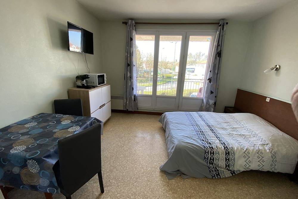 Apartamento entero, Studio Avec Grand Balcon Proche des Thermes in Bourbonne-les-Bains, Alto Marne