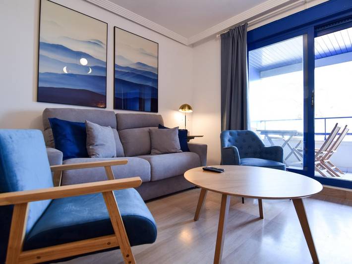 Apartamento vacacional entero, Fabuloso apartamento de 2 habitaciones en primera línea de playa in Playa de la Misericordia, Málaga