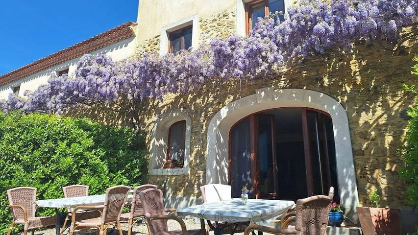 Location de vacances pour 10 personnes, avec terrasse et piscine à Sonnac-sur-l'Hers