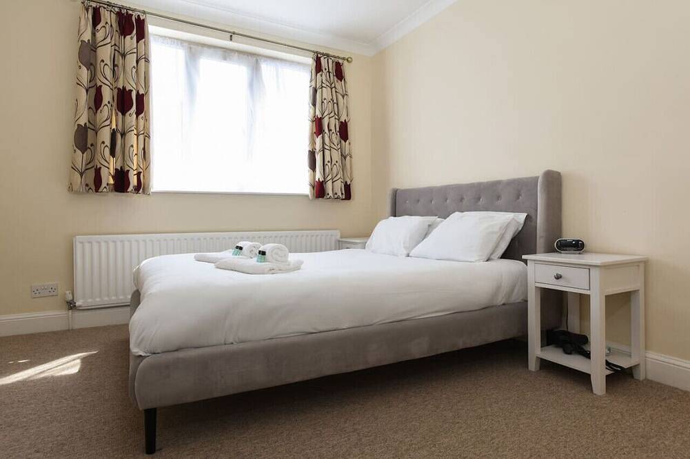 Manchester| Centrally Located 3-Bed Family Home in Portsmouth, Südostengland