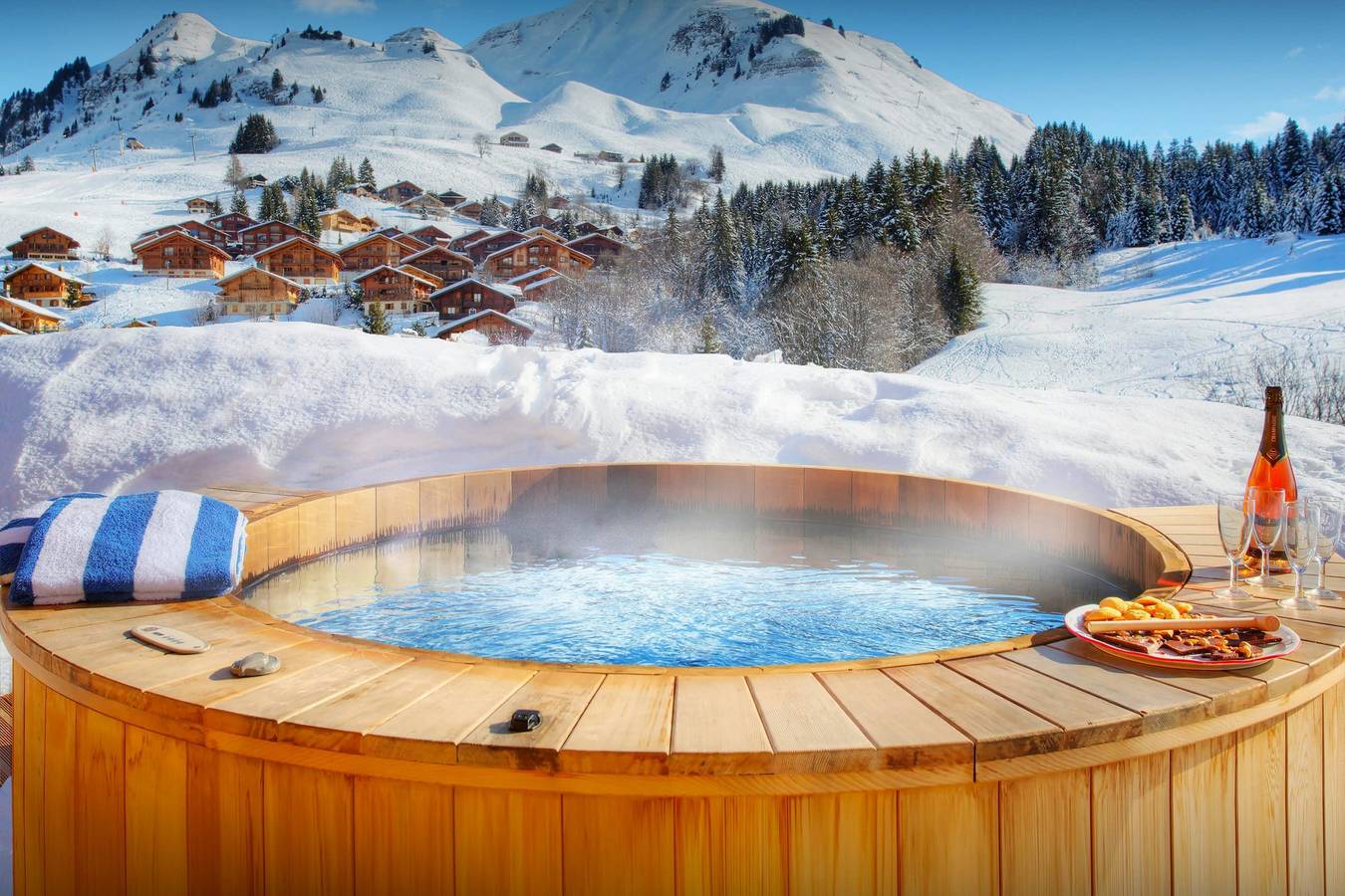Spacious ski chalet for 14, close to pistes and village - Ovo Network in Le Grand-Bornand, Annecy und Umgebung